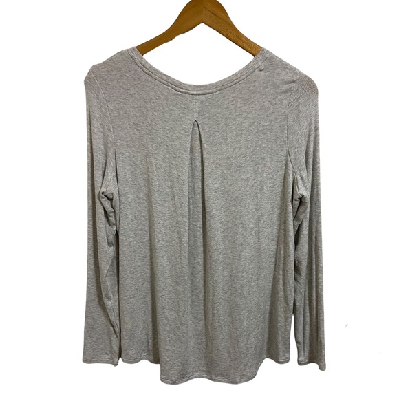 Athleta Grey Ribbed Long Sleeve Shirt Top Pleated Back Activewear Gym Size Small - Picture 2 of 9